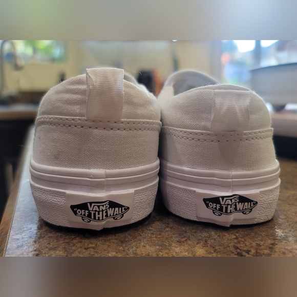 Girls White Vans - Picture 2 of 4